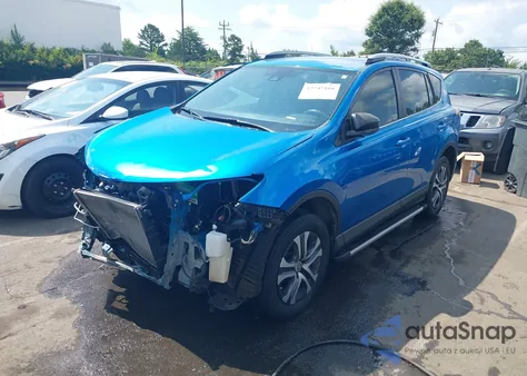 2018 Toyota Rav4 Le z USA, uszkodzony, nr VIN JTMZFREV3JJ731029